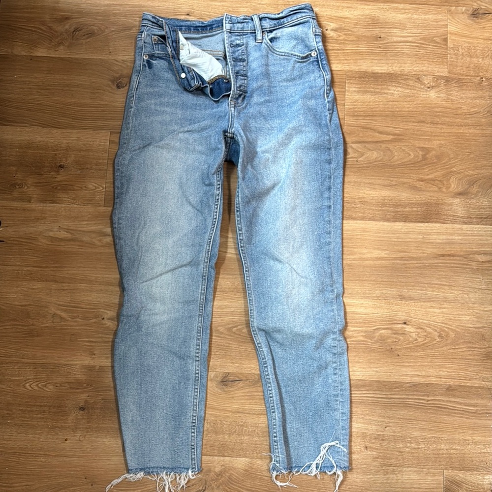 Gap women’s cigarette jean